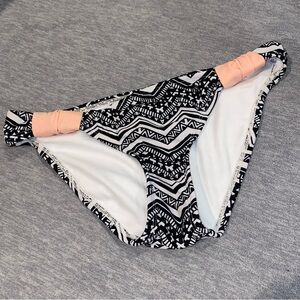 Black and White Geometric Bikini Bottom